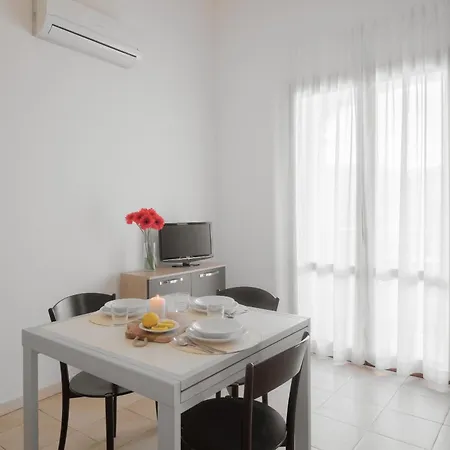 Stylish Le Fontane 2 Bedrapt T6 Sleeps 6 Villasimius
