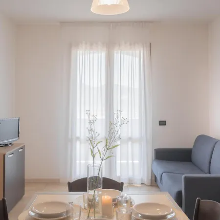 Stylish Le Fontane 2 Bedrapt T6 Sleeps 6 Apartment *