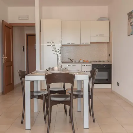Stylish Le Fontane 2 Bedrapt T6 Sleeps 6 Apartment Villasimius
