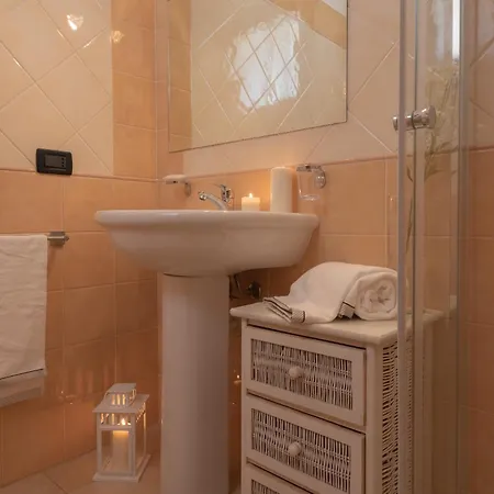 Stylish Le Fontane 2 Bedrapt T6 Sleeps 6 Daire Villasimius