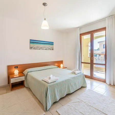 Stylish Le Fontane 2 Bedrapt T6 Sleeps 6 Apartment Villasimius