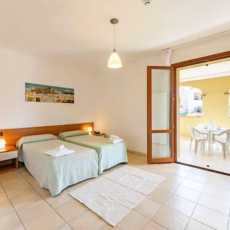 Stylish Le Fontane 2 Bedrapt T6 Sleeps 6 Apartment Villasimius
