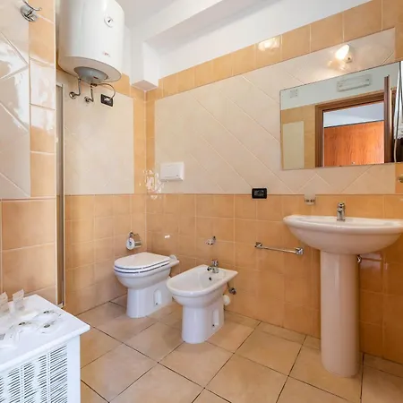 Stylish Le Fontane 2 Bedrapt T6 Sleeps 6 Apartment